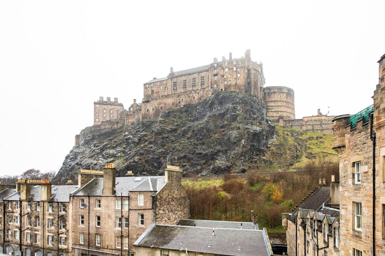 Joivy Classic Apt With Castle Views In Old Town Edimburgo Exterior foto